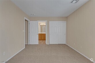 Building Photo - 9835 W Spinnaker Creek Ave