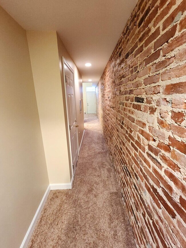 Foto del edificio - 201 N Ellwood Ave