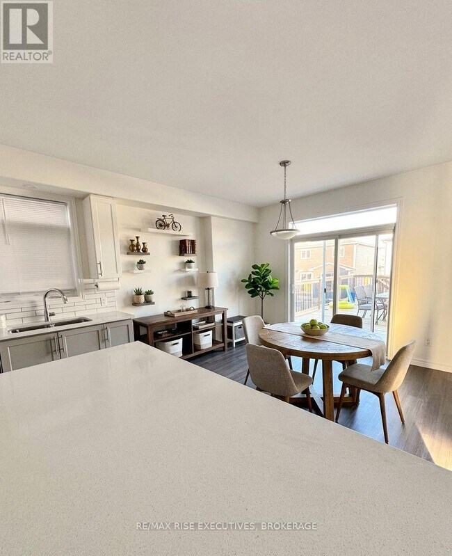 Photo du bâtiment - 1418 Remington Ave