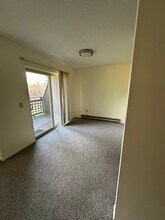 Building Photo - 190 Quarry Hill Rd