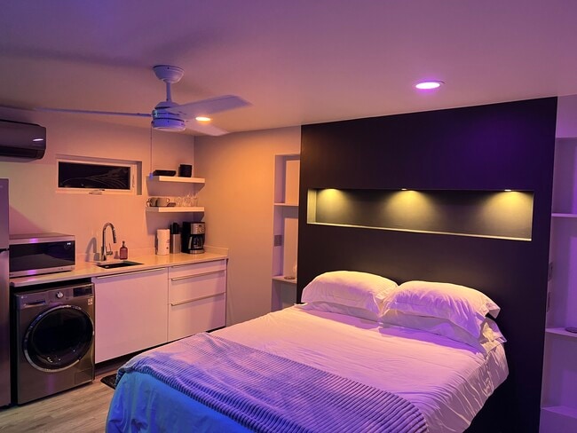 Building Photo - 12 Nutwold Ave