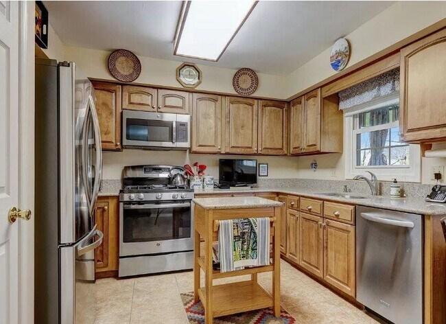 Foto del edificio - 48 Shelly Ln