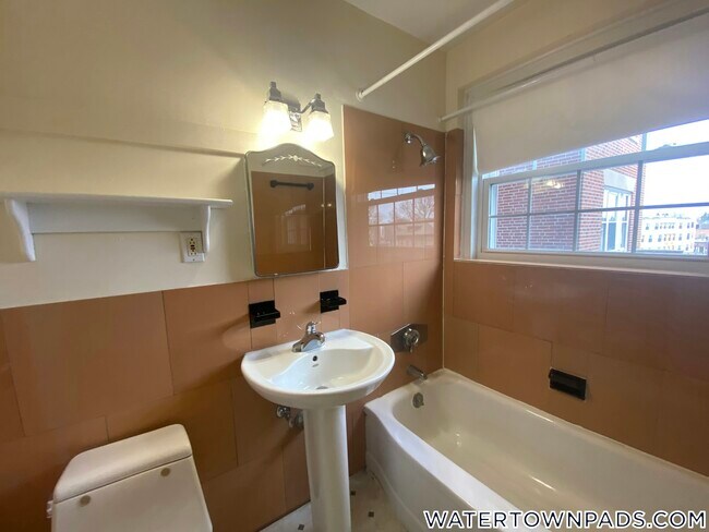 Foto del edificio - 550 Belmont St