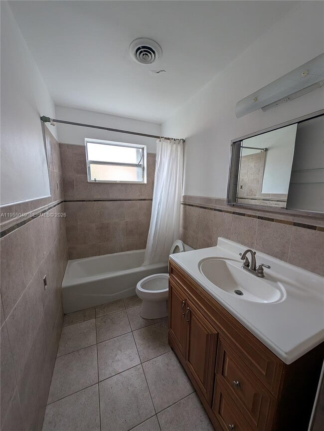 Photo - 1900 NE 186th St House