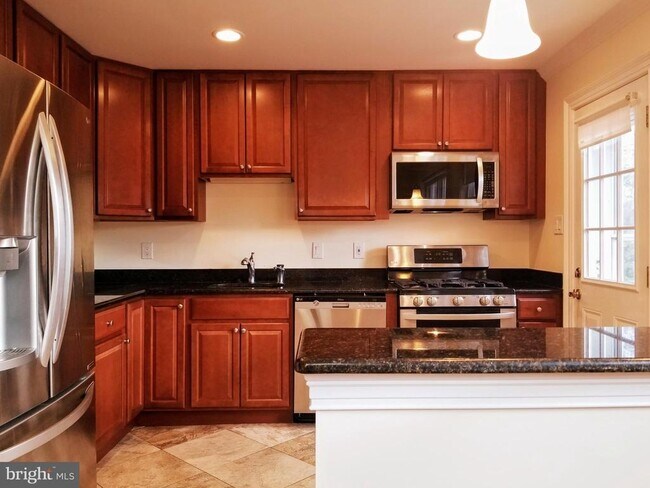Foto del edificio - 4900 Stickley Rd