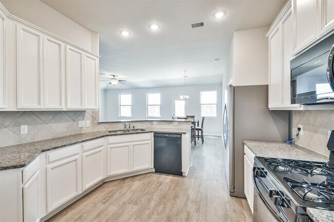 Building Photo - 11413 Natalia Ln