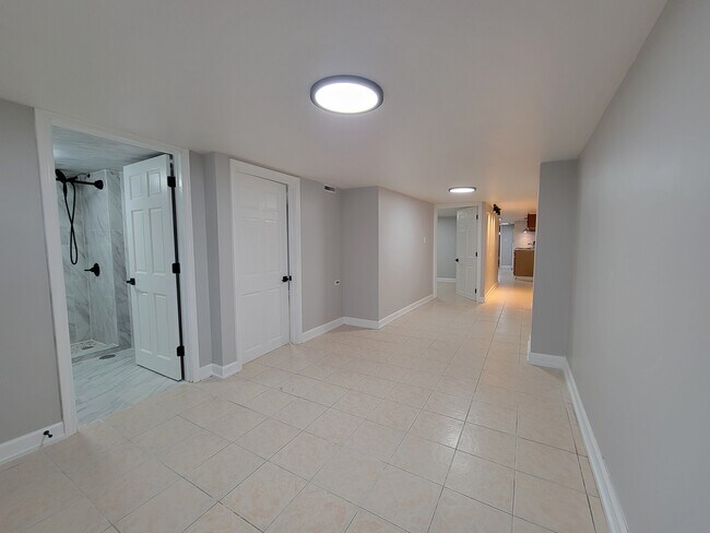 Foto del edificio - 3039 S Throop St