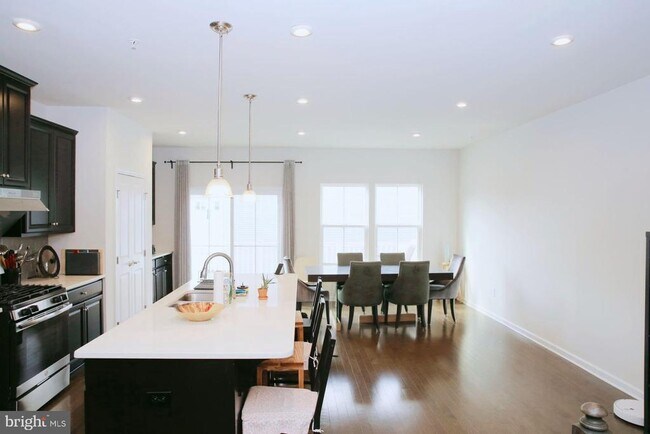 Foto del edificio - 502 Holywell Dr