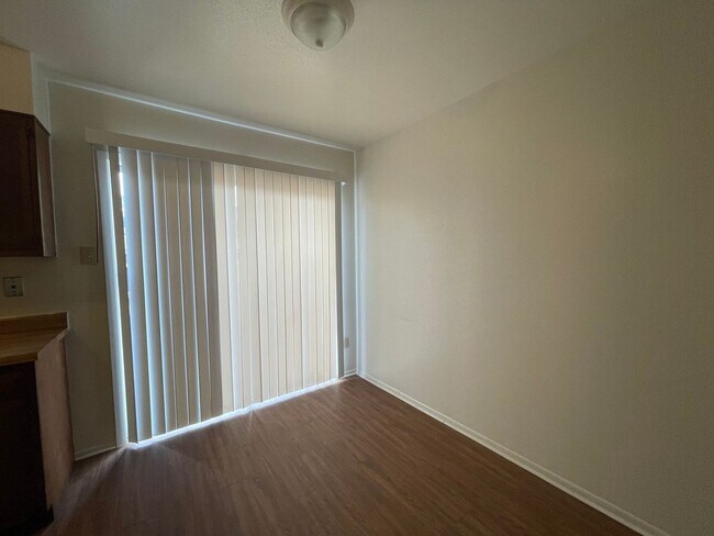 Foto del edificio - 8840 Glen Meadow Ln