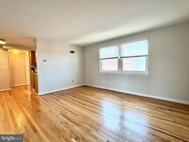 Foto del edificio - 1627 Massachusetts Ave SE