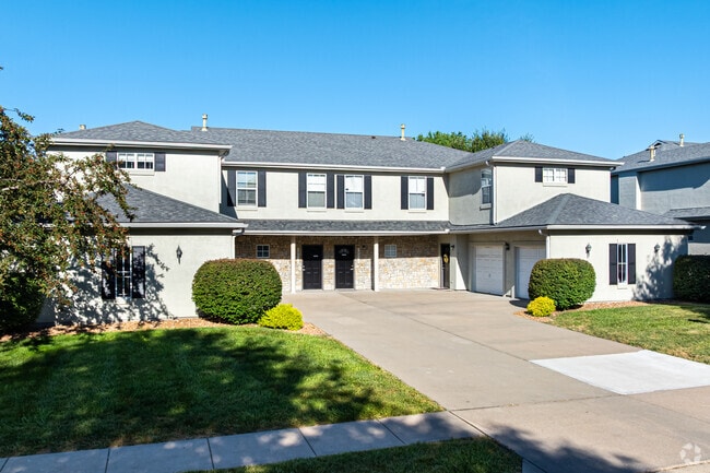Building Photo - PineCrest Townhomes