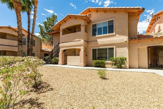 Building Photo - 350 S Durango Dr