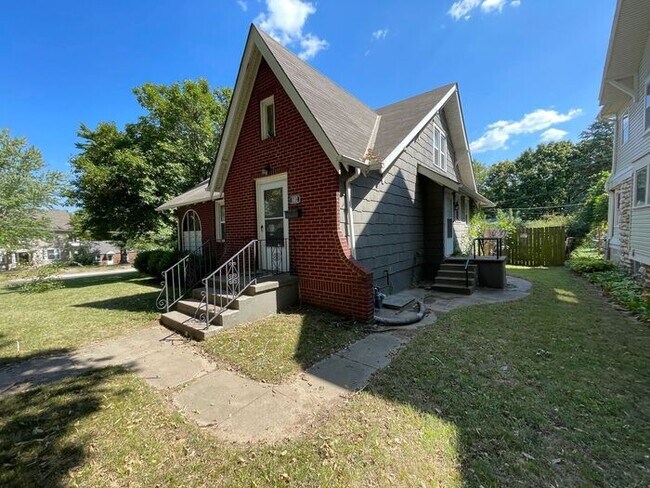 Foto del edificio - Charming 3 bedroom, 1.5 bathroom home in I...