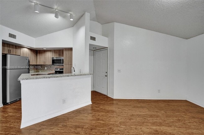 Building Photo - 417 Vista Isles Dr