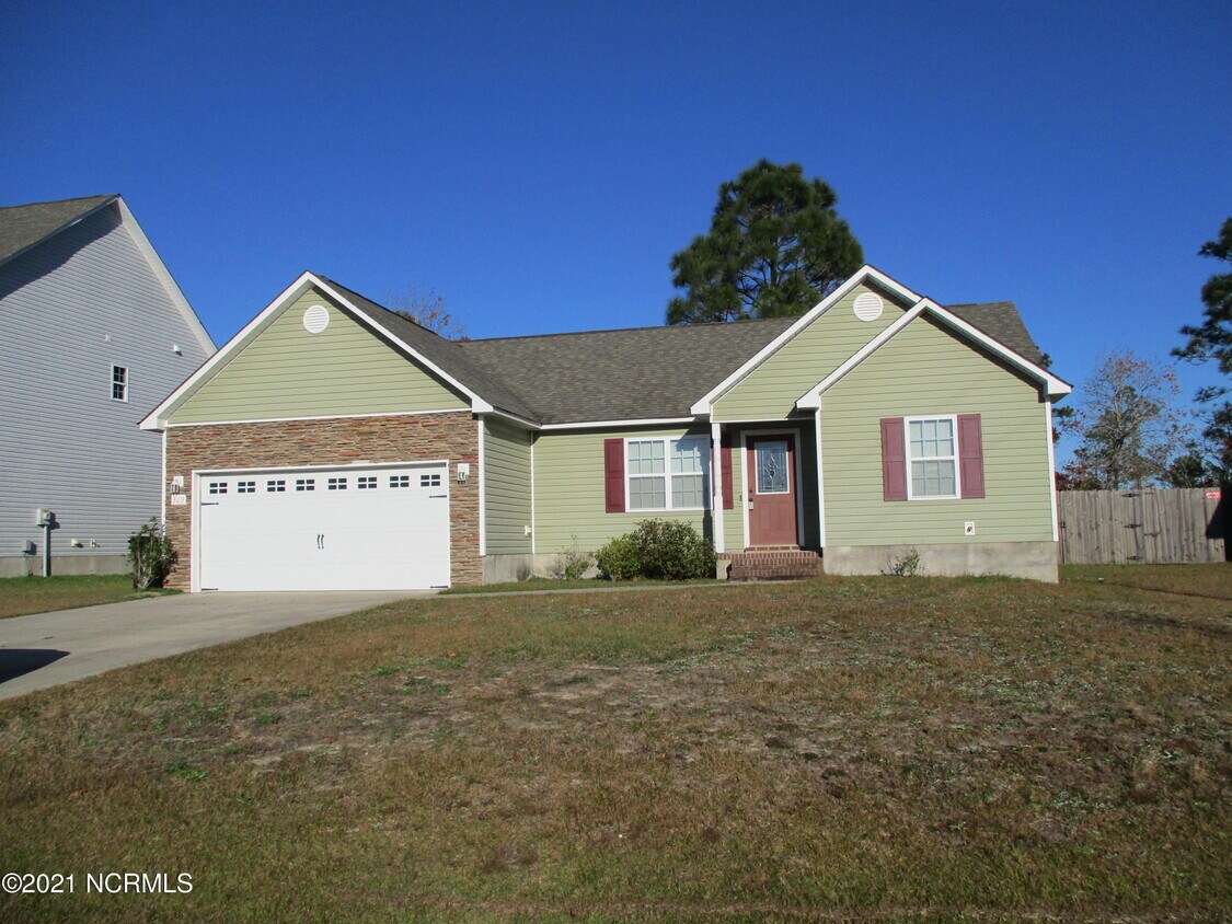 309 Sinclair Ln, Hubert, NC 28539 House Rental in Hubert, NC