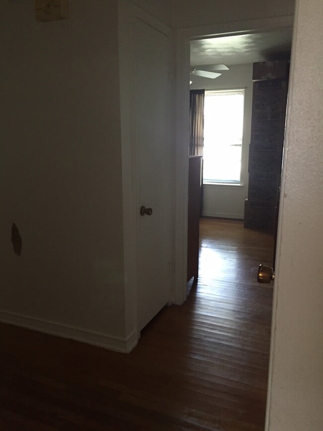 Building Photo - 1512 meandering way