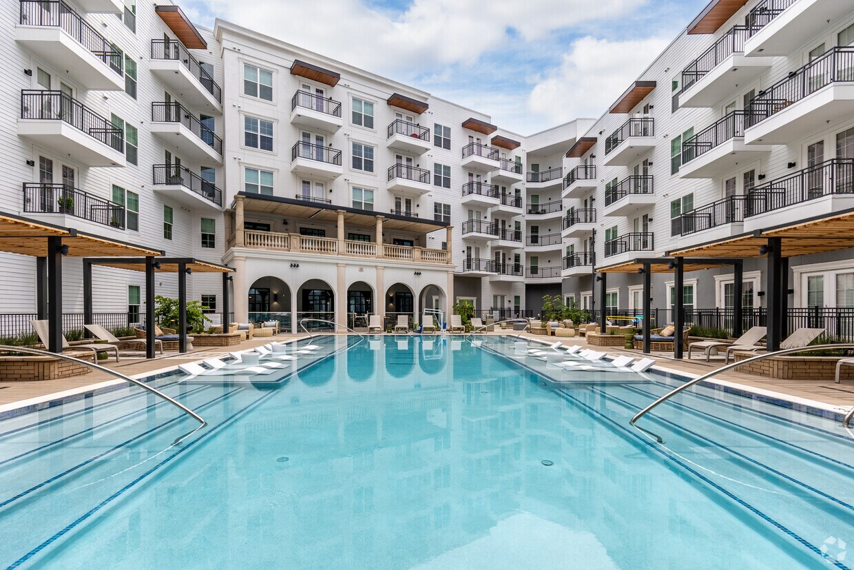 Presidium Frisco Square Apartments in Frisco, TX