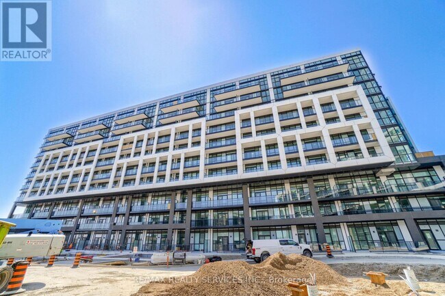 Photo du bâtiment - 50 George Butchart Dr