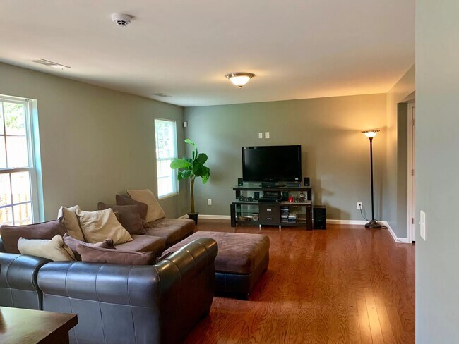 Sala de estar - 5082 Cobblestone Creek Dr