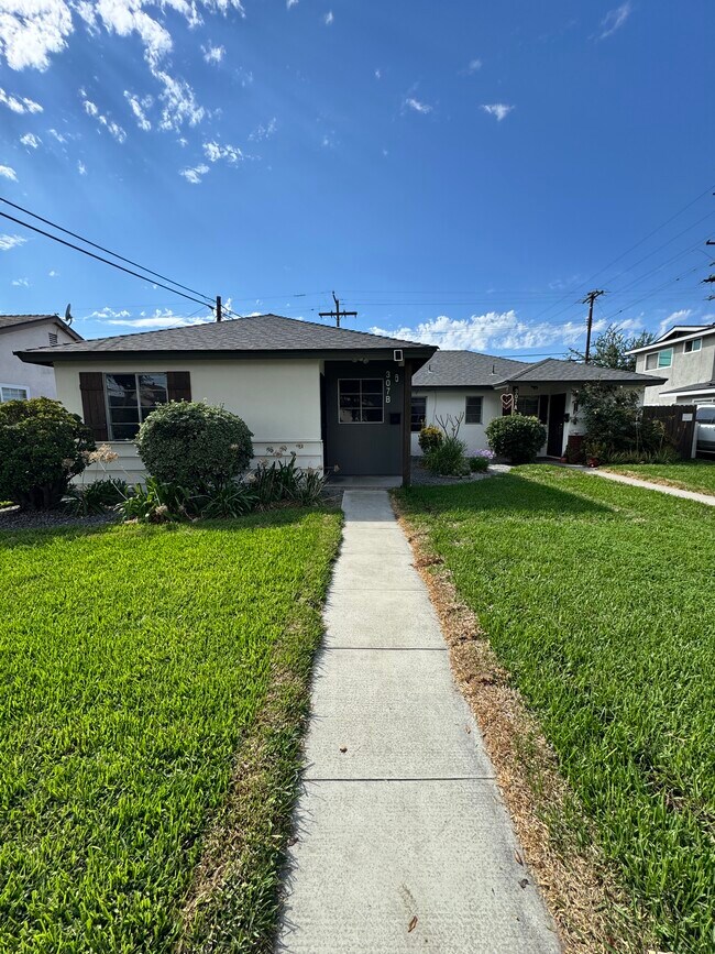 Duplex - 307 S Basque Ave