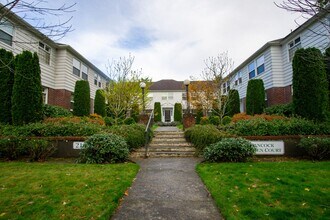 Building Photo - 2145 NE Hancock St