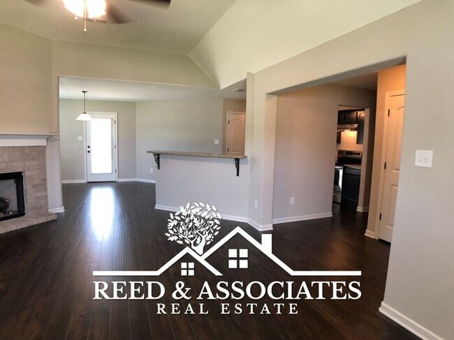 Building Photo - 4 Bedroom in Cordova!