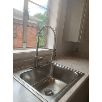 Foto del edificio - 1710 Avonlea Ave