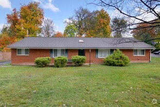 Building Photo - 1379 Barlow Rd