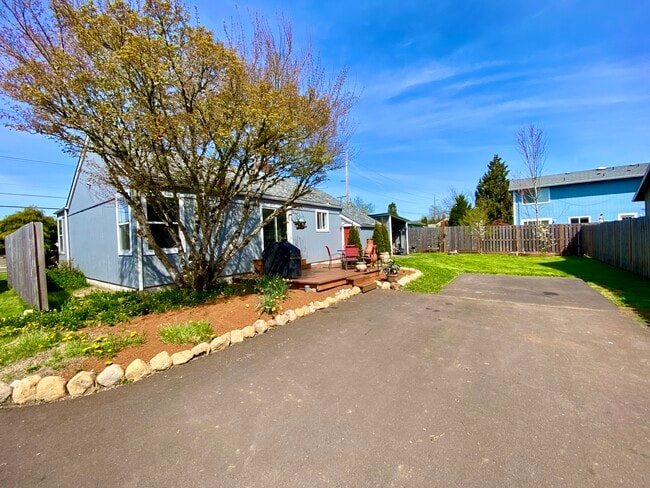 Building Photo - 1745 SW 53rd St