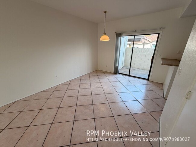 Building Photo - 2954 N Oregon St