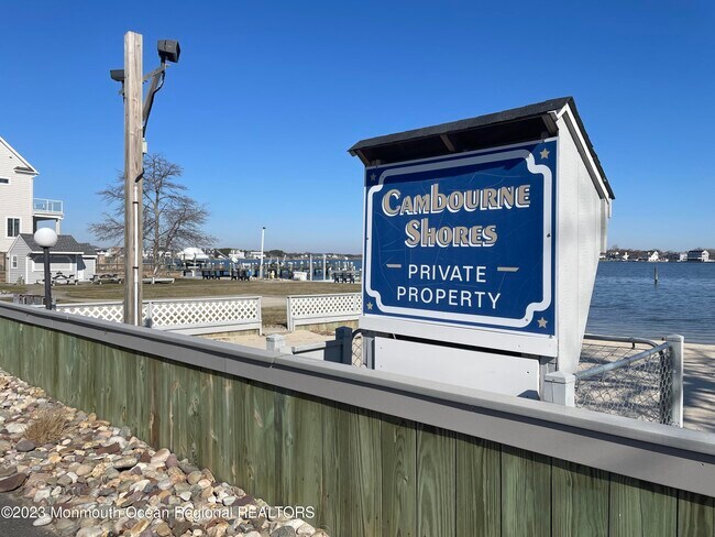 Foto del edificio - 14 Cedar Crest Dr