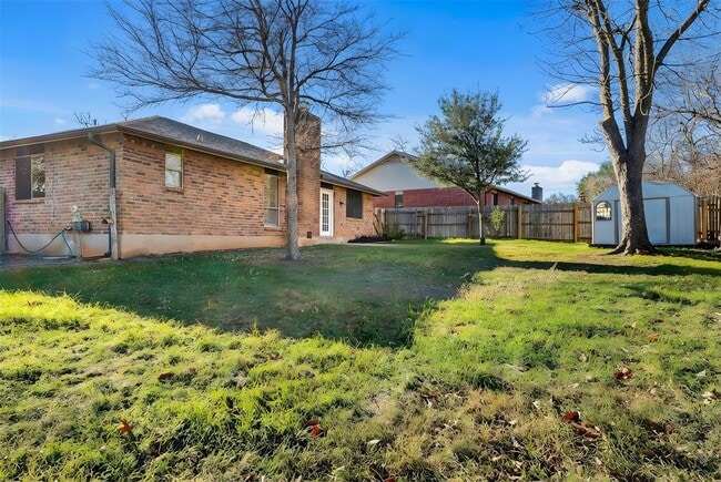 Foto del edificio - 12002 Swan Dr