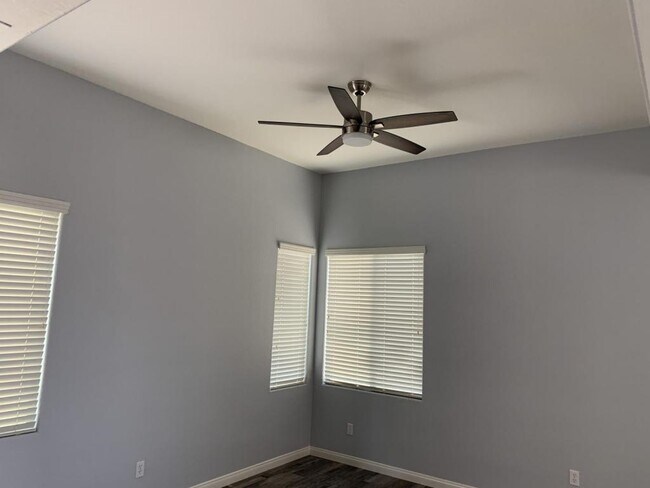 Foto del edificio - 6549 Butterfly Sky