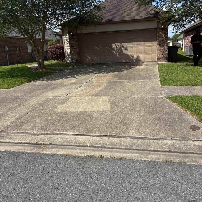 Foto del edificio - 2924 Nicholson Lake Dr