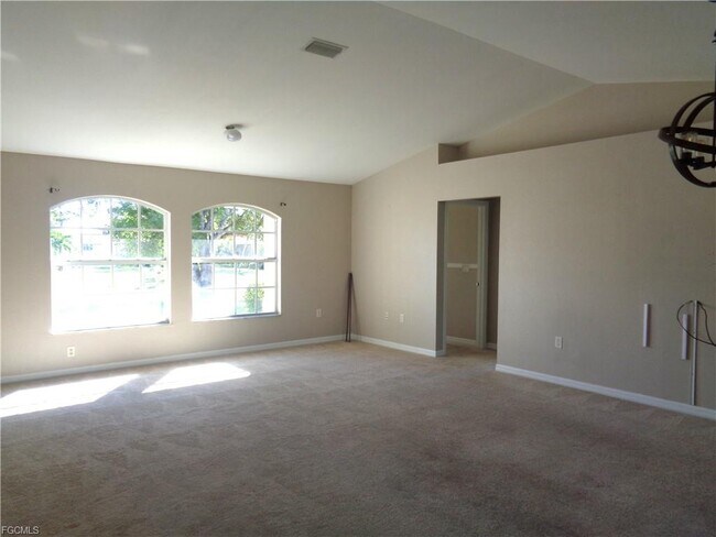 Building Photo - 2716 SW 12th Pl