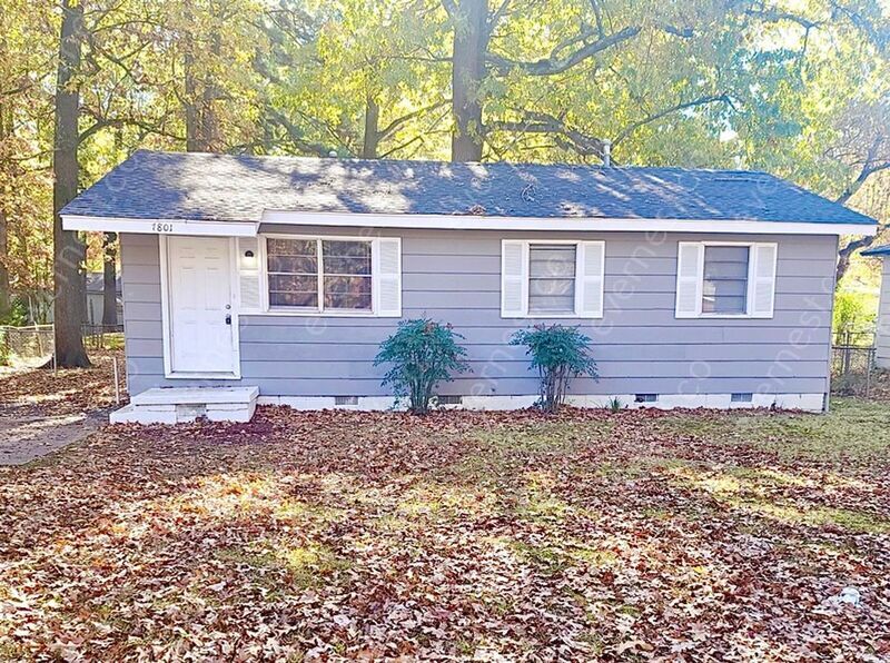 Foto principal - 7801 Bradley Dr