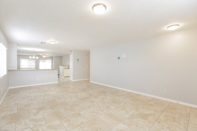 Foto del edificio - 16224 W Pioneer St