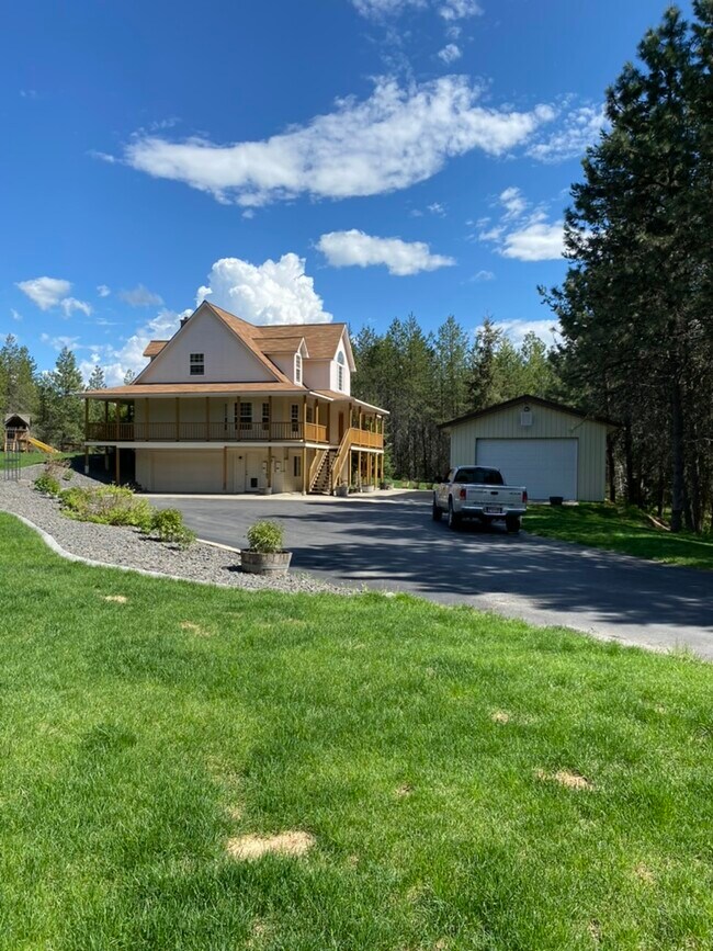 Building Photo - 34710 N Kelso Dr
