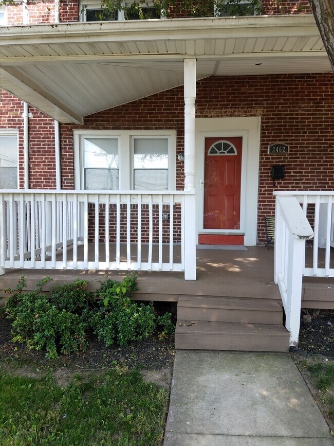 Foto del edificio - Charming 3 Bedroom/1 Bathroom Townhome in ...