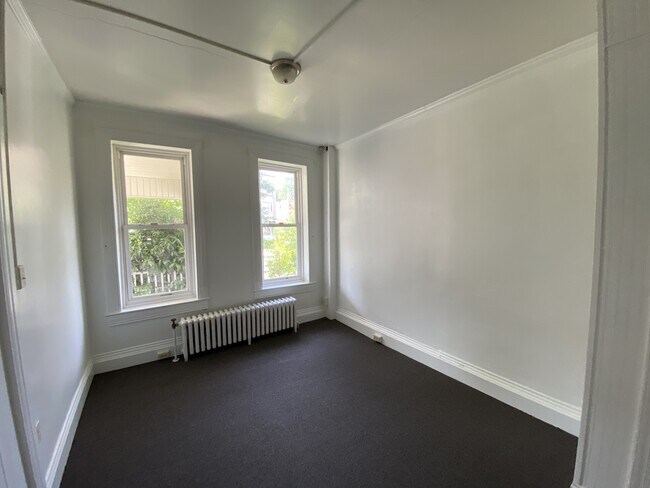 Foto del edificio - 241 W Jackson St