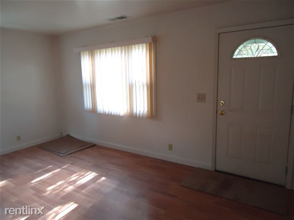 Building Photo - 3110 Westmont Ave