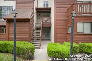 Foto del edificio - 10527 Perrin Beitel Rd
