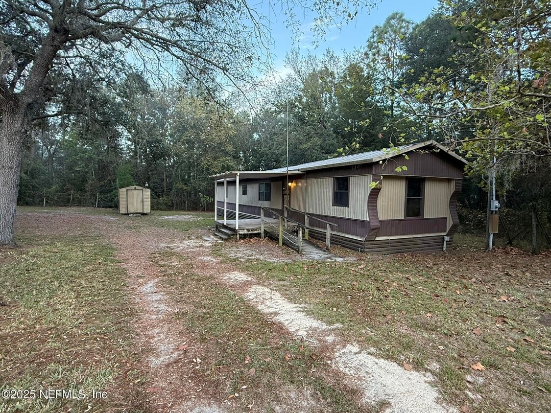 Primary Photo - 423 Usina Ave