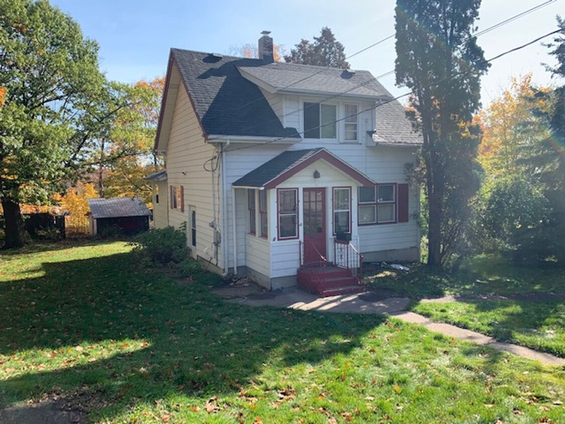 Primary Photo - Duluth MN - 6 Bed - 3 Bath - Single Family...