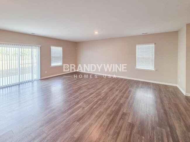 Building Photo - 859 Gelderland Dr