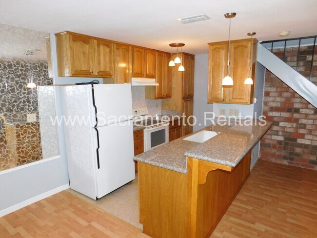 Foto del edificio - Spacious 2bd/1ba Foothill Farms Area Condo