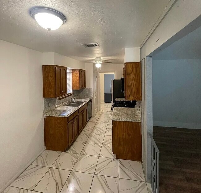 Foto del edificio - 1107 Thurgood Cir