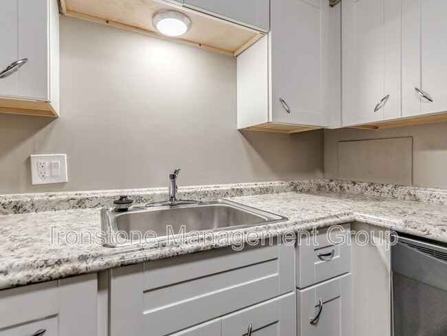 Foto del edificio - 4521 E 31st St