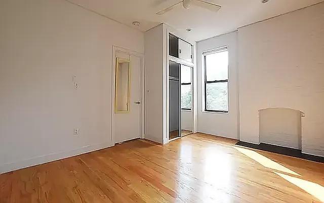 Foto principal - 1 bedroom in New York NY 10012