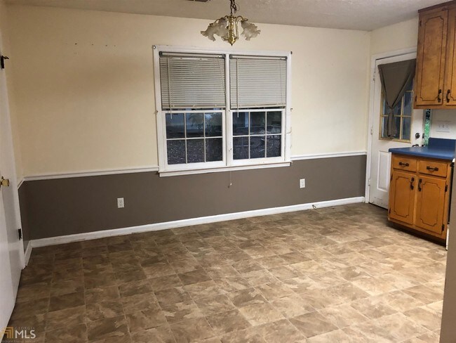 Building Photo - 223 Griffin Park Rd